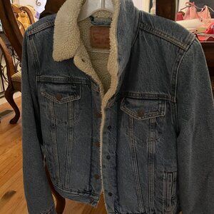 Women's Size M Levi's Trucker Denim Jacket - NEW, NEVER WORN!